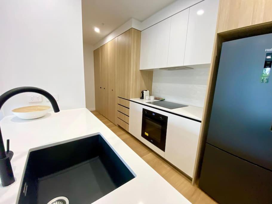 Stylish 1br In Surfers, Pool, Gym Apartment Gold Coast