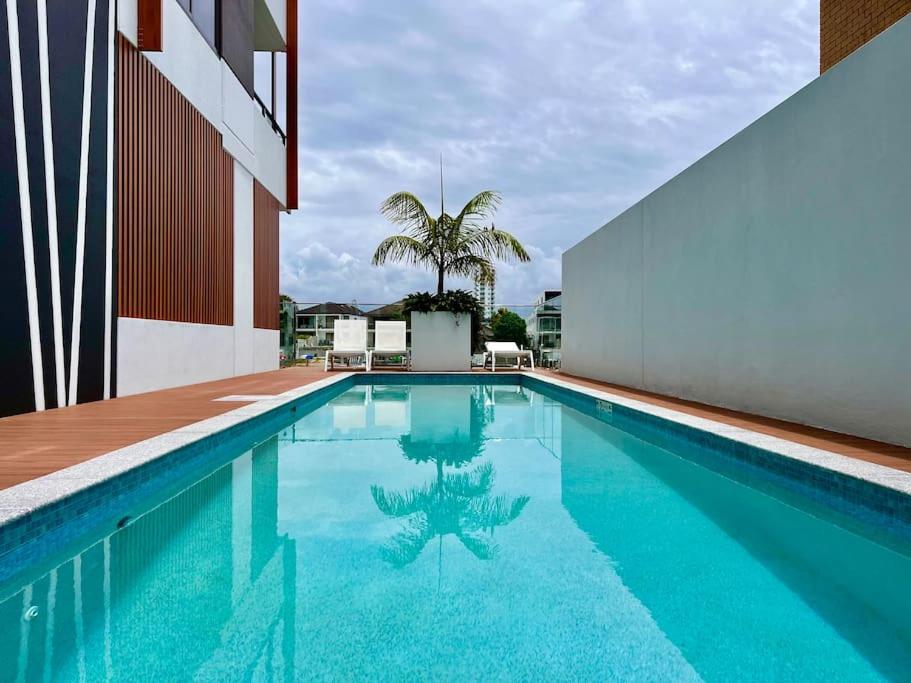 Stylish 1br In Surfers, Pool, Gym Apartment Gold Coast