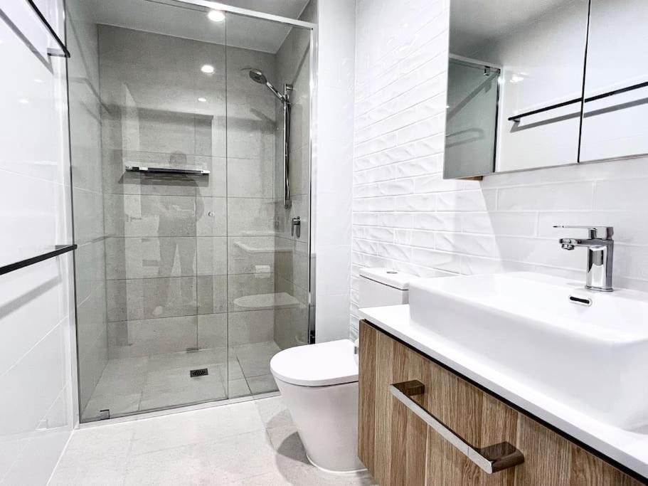 Stylish 1br In Surfers, Pool, Gym Gold Coast